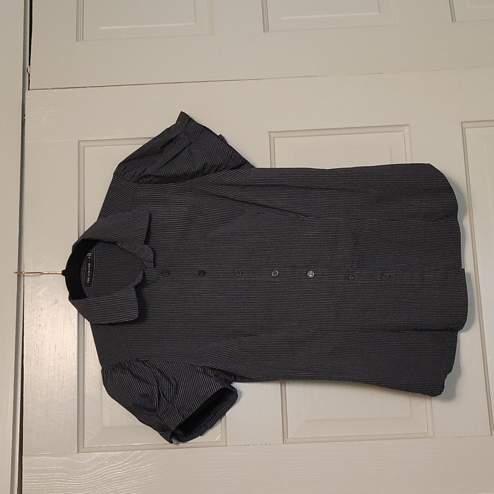 The Limited - Women's Medium pinstripe fitted short sleeved button up shirt